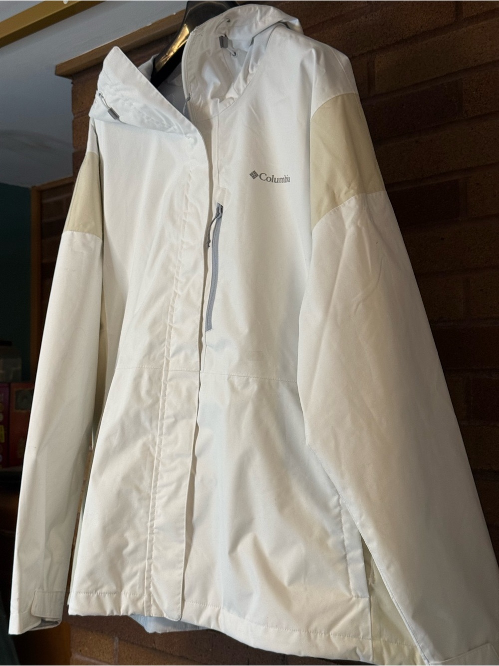 Columbia White and Cream Rain Jacket - Picture 2 of 7